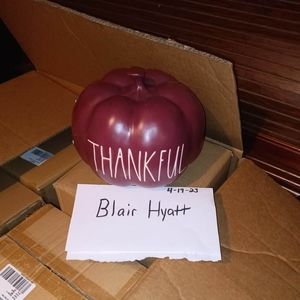 Rae dunn medium pumpkins